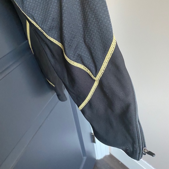 Nike Black and Gold winter running set - Picture 4 of 4